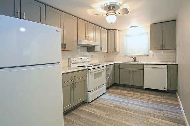 251-253 Dakota Ave. - 251-253 Dakota Ave. Apartment Unit 251 Dakota Ave.