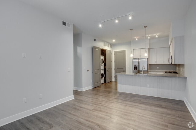 1BR, 1BA - 693 SF - Arts District