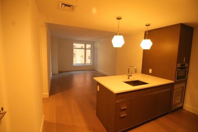 Photo - 100 Lovejoy Pl Unit 5M