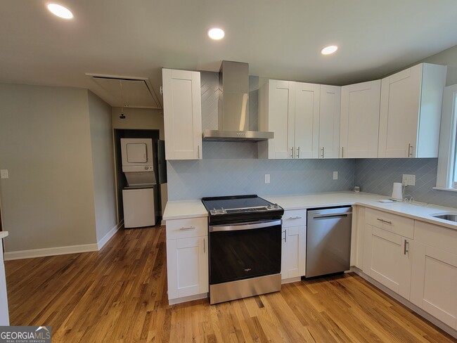 Photo - 2070 Black Fox Dr NE