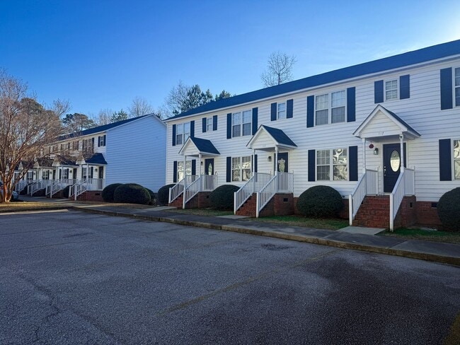 Photo - 113 Henley Pl