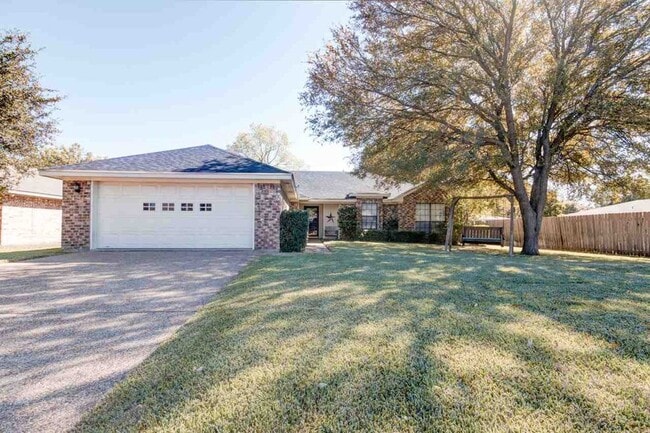 Building Photo - 303 Confederate Dr