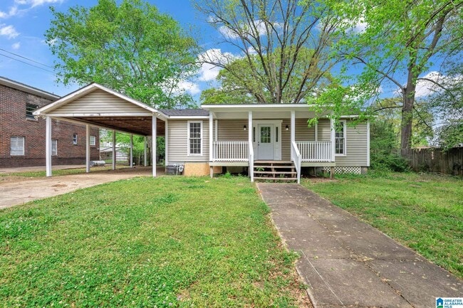 Building Photo - 3027 Cora Ave