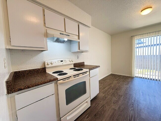 Photo - Bright and beautifully updated 2-bedroom h... Unit 1