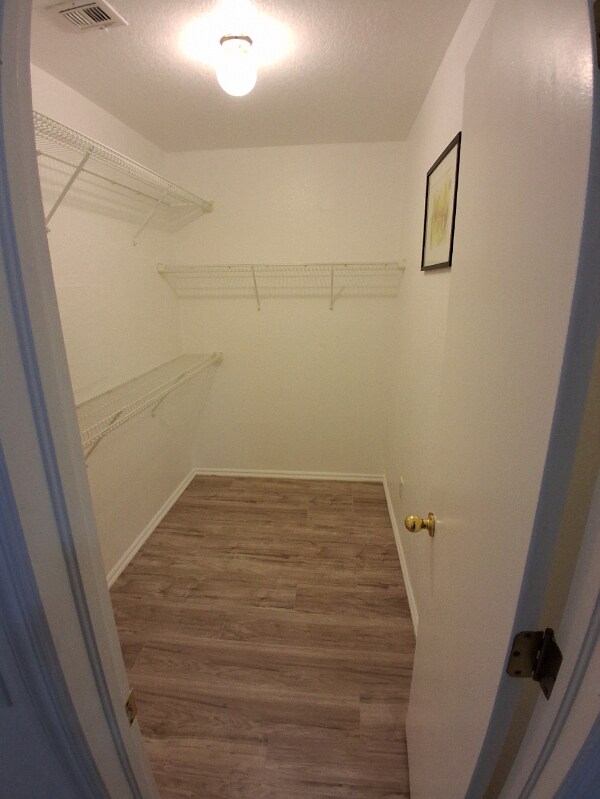 Photo - 2036 Cloverdale Ln