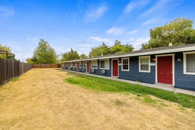 Photo - 2720 Forrest St Unit 2