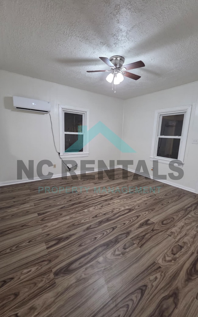 Photo - 1302 Cypress St