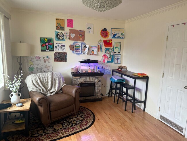 Photo - 284 Semton Blvd