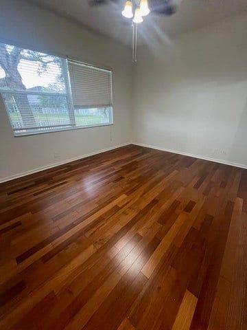 Photo - 130 Newberry Ln