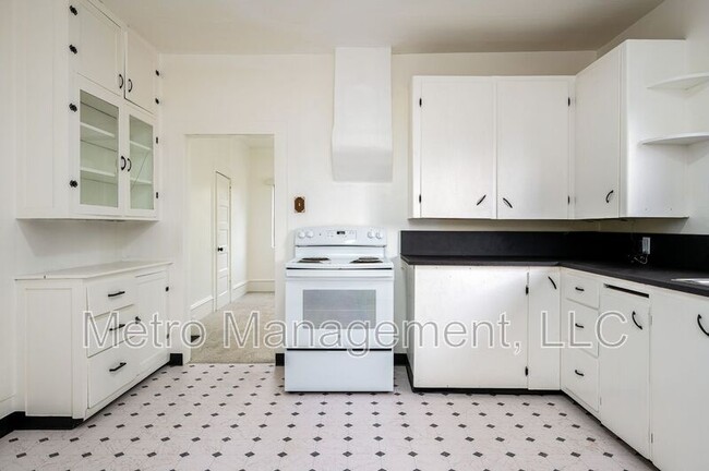 Photo - 6824 SE Long St