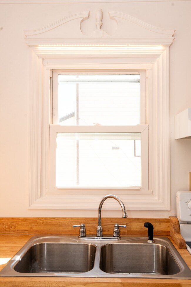 Photo - 82-1 New St Unit 1