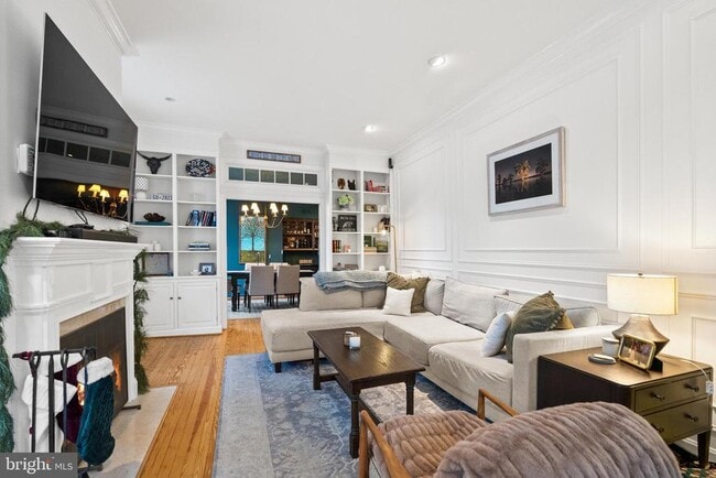 Building Photo - 400 S Lee St