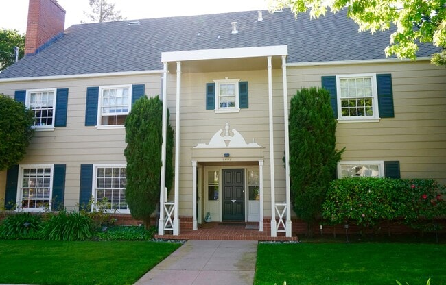Photo - Bellevue Apartments