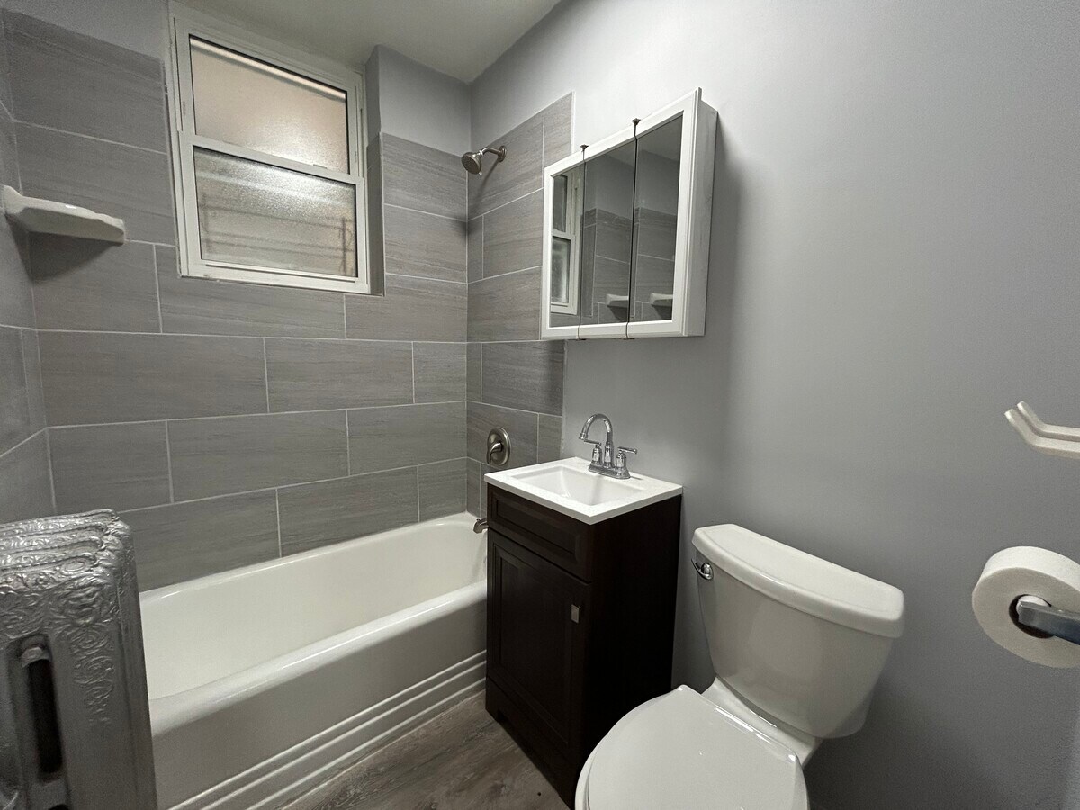 Photo - 6956 N Ashland Ave Unidad 105