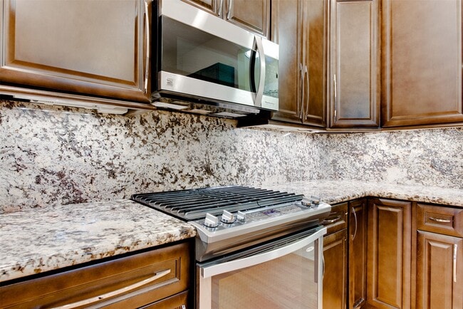 Photo - 401 Willard St