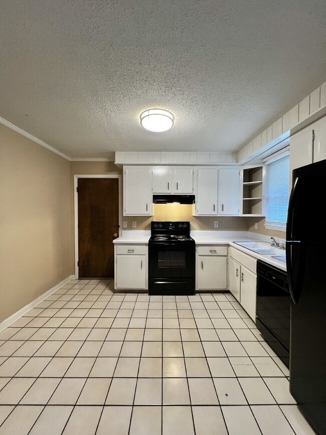 Photo - 365 Welchwood Dr