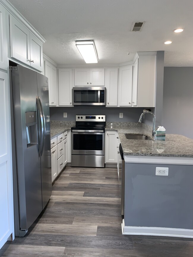 Photo - 4622 Deepwood Ct