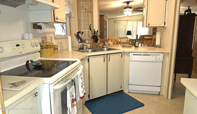 Photo - 259 S Dolphin Cir