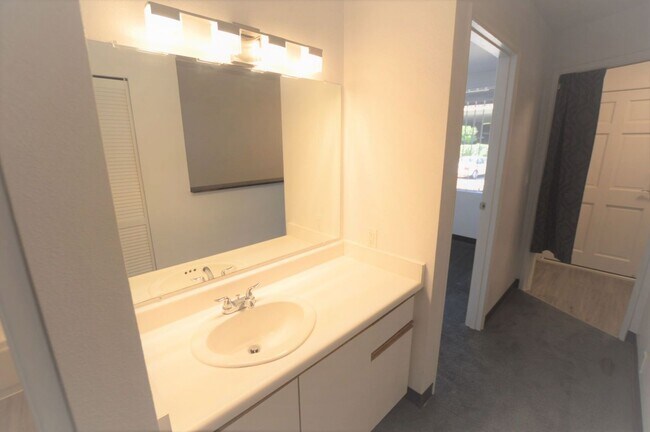 Photo - Townhomes at Pearlridge - Split Level 2 bed