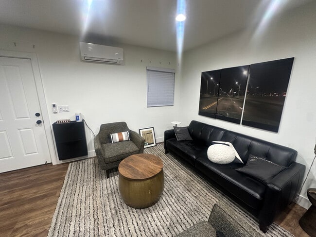 Photo - 935 Marietta St