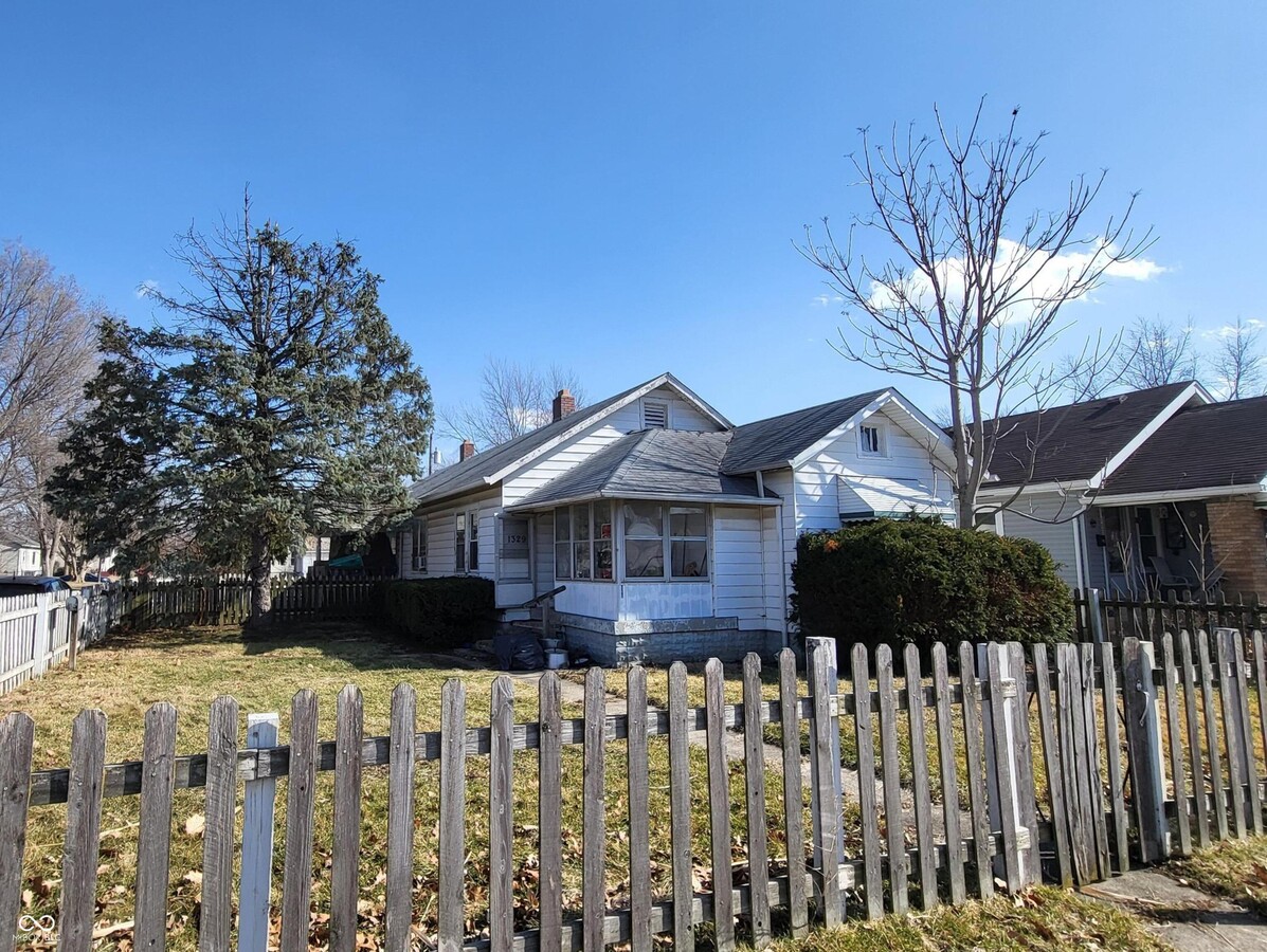 Photo - 1329 N Gladstone Ave