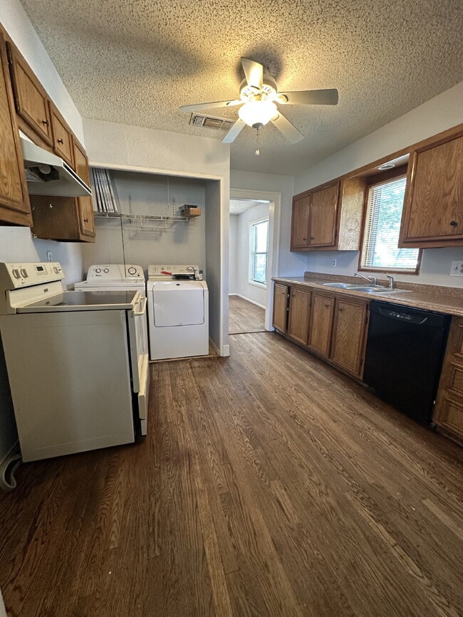 Photo - Pre-Leasing for Summer/Fall 2026 - Close to Texas Tech University and Downtown