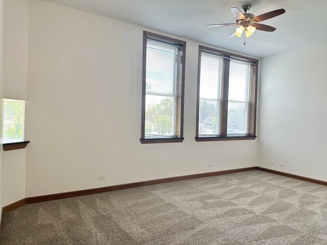 Photo - 730 N Seminary Ave