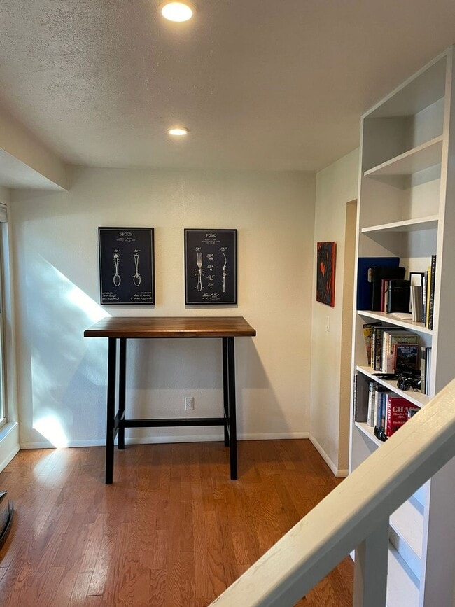 Photo - 2bd/1.5ba Laminate flooring in Niwot - Avail. NOW
