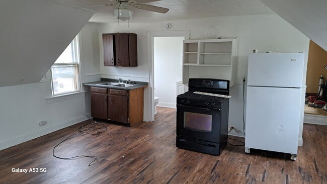 Photo - 1132 E Lovejoy St Unit Upper Rear