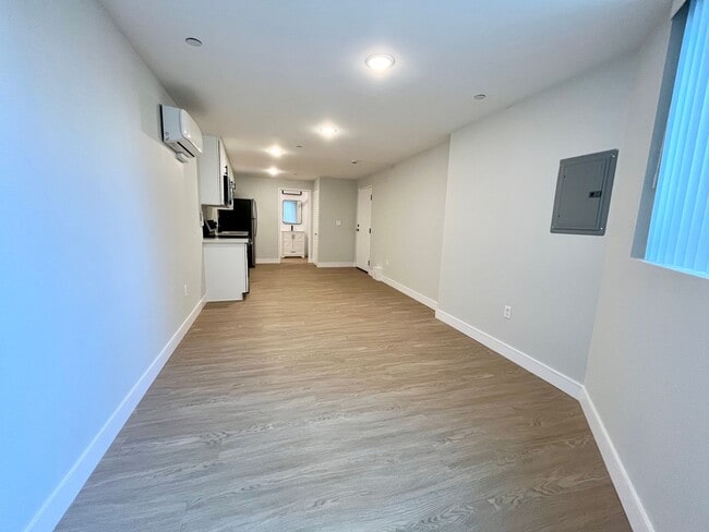 Photo - 747 Gayley Ave