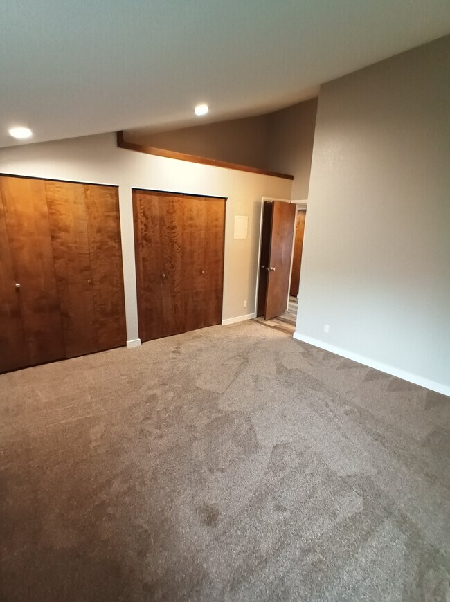 Photo - Parklane Apartments