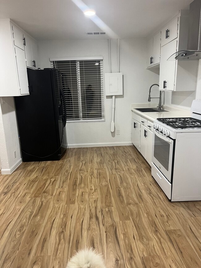 Photo - 5120 W Lamona Ave