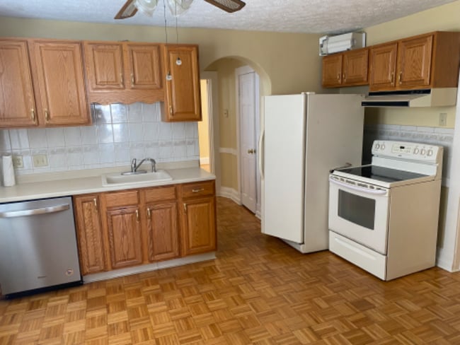 Photo - 18 Clearview Ave