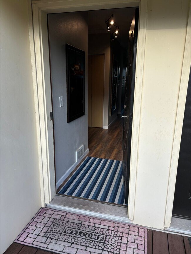 **Move In Special! **Elevate Your Living E... Condo Unit 4A Condo for