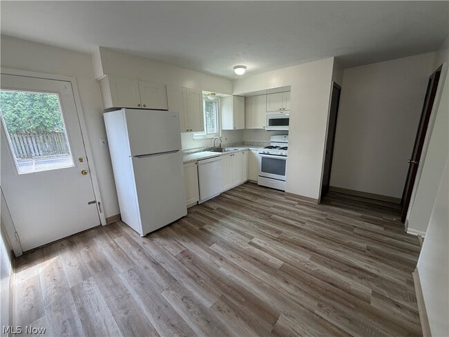Photo - 660 Loomis Ave Unit 670