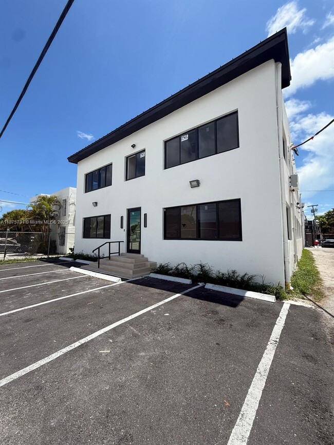 Photo - 2436 SW 7th St Unit 1