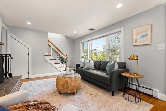 Photo - 334 Mystic St