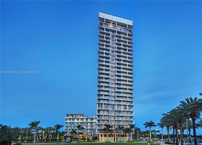 Photo - 2000 Metropica Wy Unit 2108