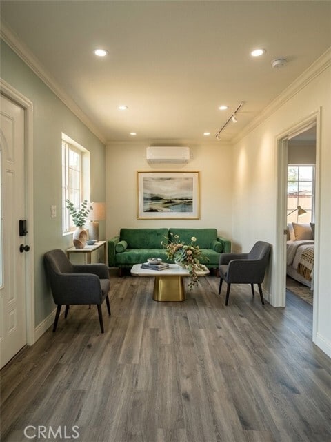 Photo - 1004 W Hollyvale St