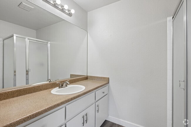 2BR, 2BA - 885SF - Primary Bathroom - Country Hollow Apartments