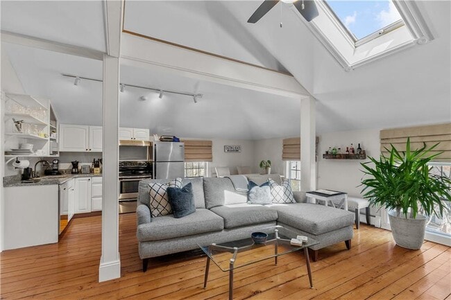 Building Photo - 20 Berkeley Ave Unit 5