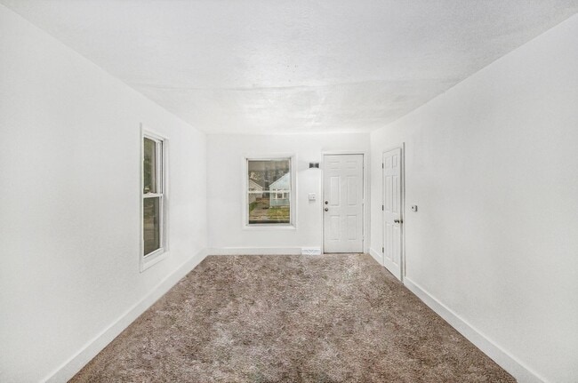 Photo - 517 Regent St