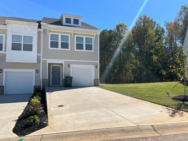 Building Photo - Brand New 3/3 Move In Ready Now!