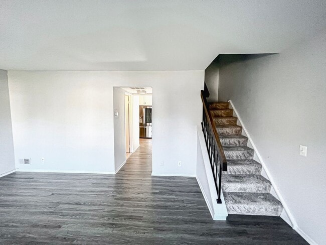 Photo - Recently Renovated Contemporary Apartment In Lovely Mosbys Landing