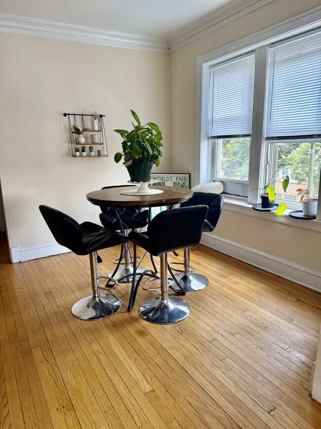 2349 N Kenneth Ave Unit 2