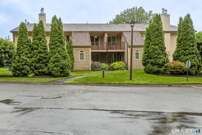 Building Photo - 7 Little Oak Ln Unit 7