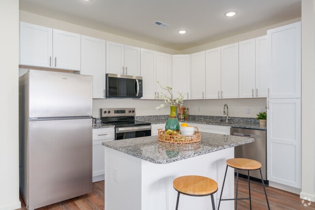 2BR, 2BA - 1,101SF - Kitchen