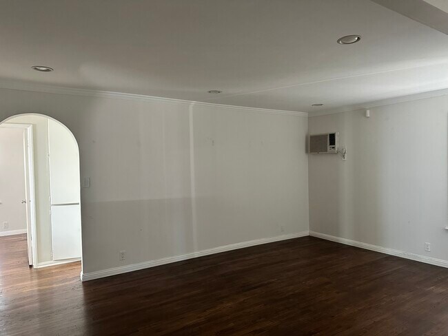 Photo - 8373 Dunbarton Ave Unit Back