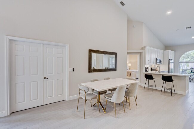 Photo - 802 Sabal Palm Ln