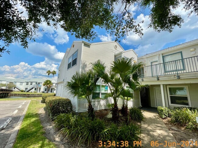 Building Photo - Dockside 2 bed/ 2 bath with Scenic Balcony Rental